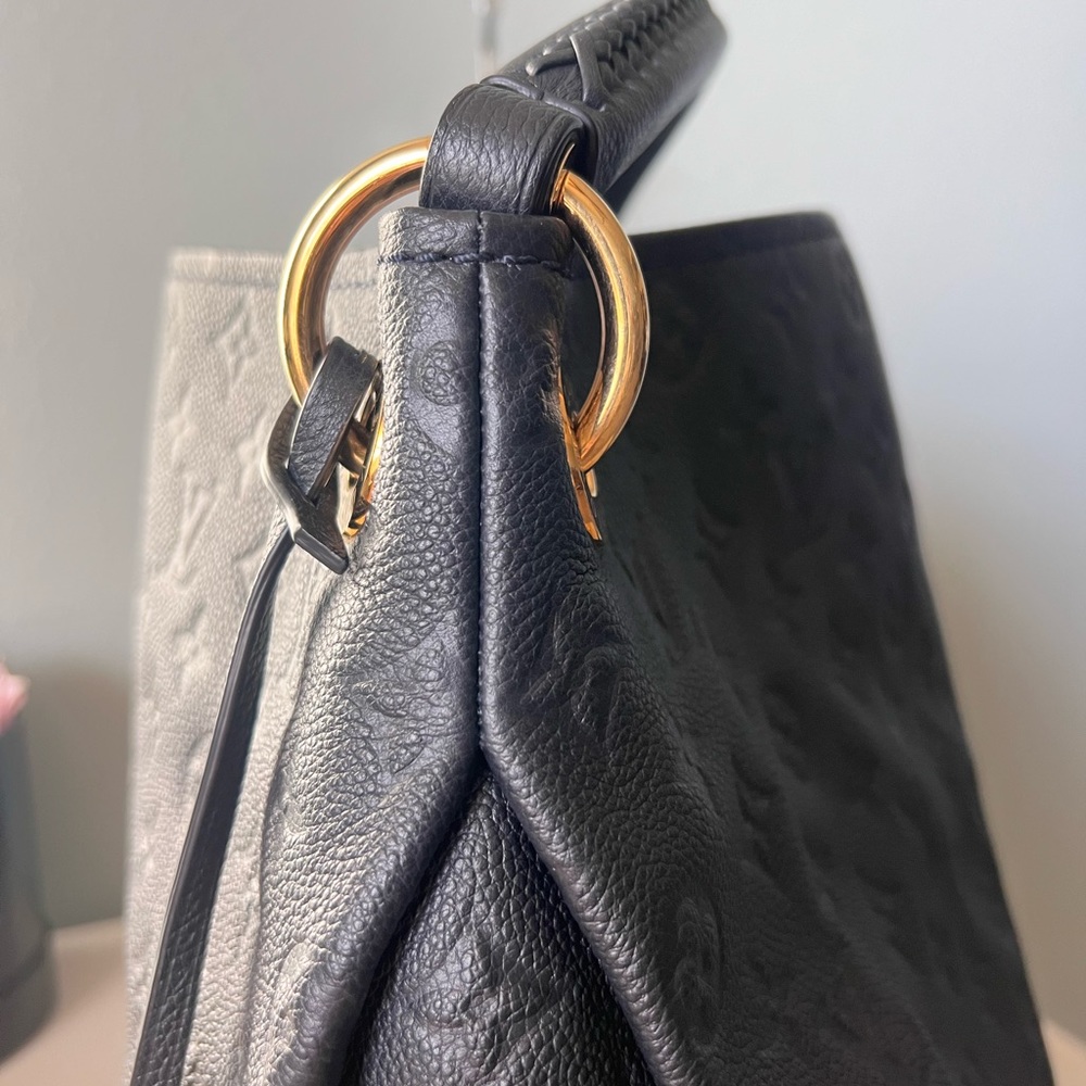 SOLD-Authentic Louis Vuitton Artsy MM Mng Empreinte Infini (Navy) - Picture 8 of 16